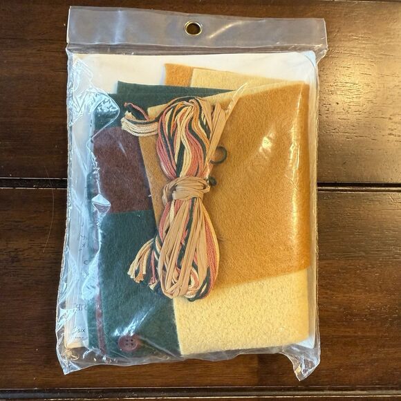 Vtg Dimensions Applique Felt Works Kit, I'd Rather Be Fishing" 62033 NEW - Picture 5 of 5